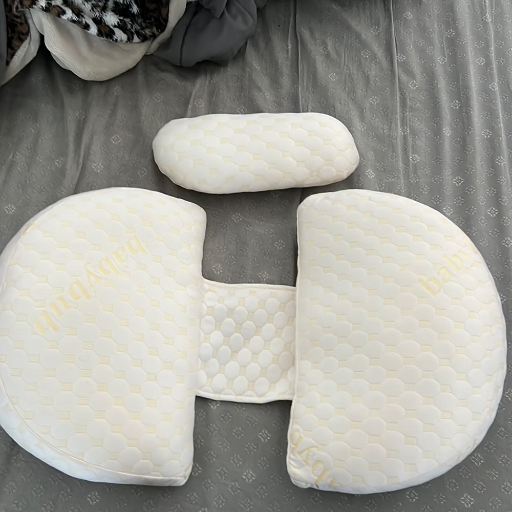 Babybub pregnancy/maternity wedge pillow